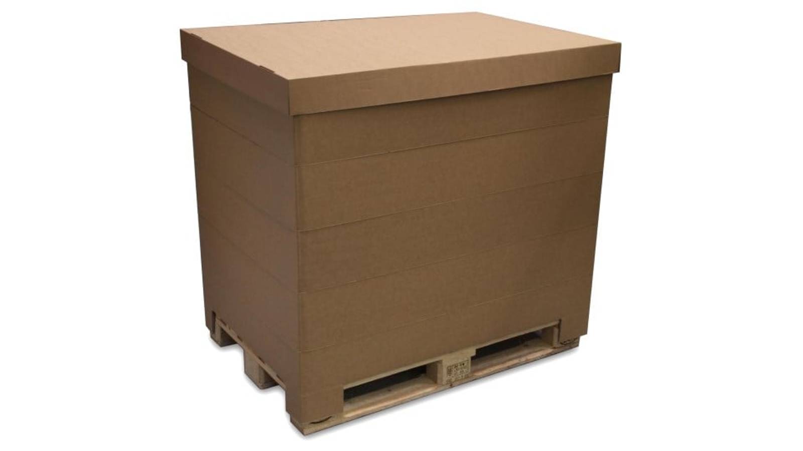 Box aus Wellpappe auf Palette mit geschlossenem Deckel