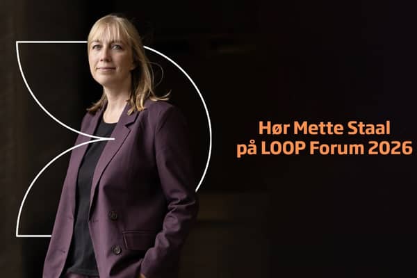 Mette Staal med mørk baggrund