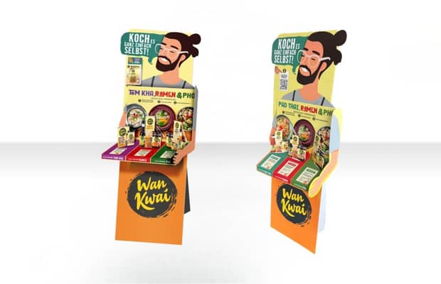 Wan Kwai Verkaufsaufsteller aus Wellpappe.