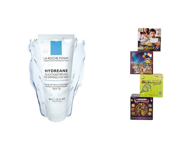 Zwei Schaufenster-Dekorationen nebeneinander.