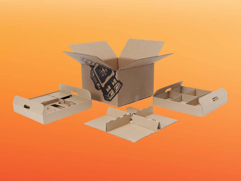 Amerikaanse vouwdozen op een oranje achtergrond