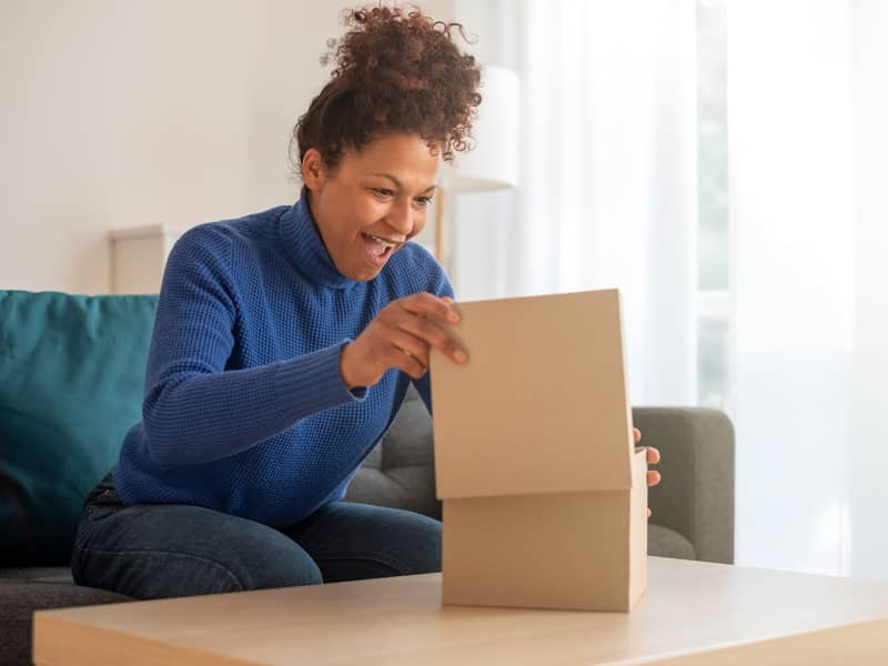 e-commerce packaging unboxing