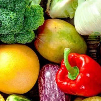 Unterschiedliches Obst und Gemüse.