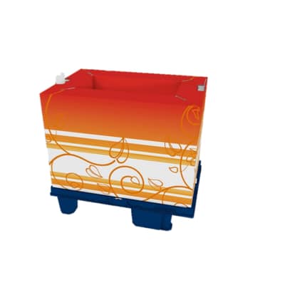 Rot, orange, weiß gemusterter Sockel steht zusammengebaut auf einer blauen Chep-Palette.