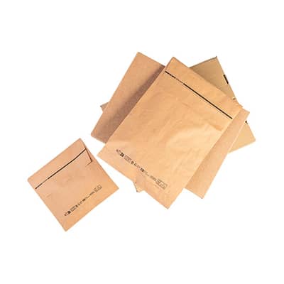 bruine papieren verzendzakken
