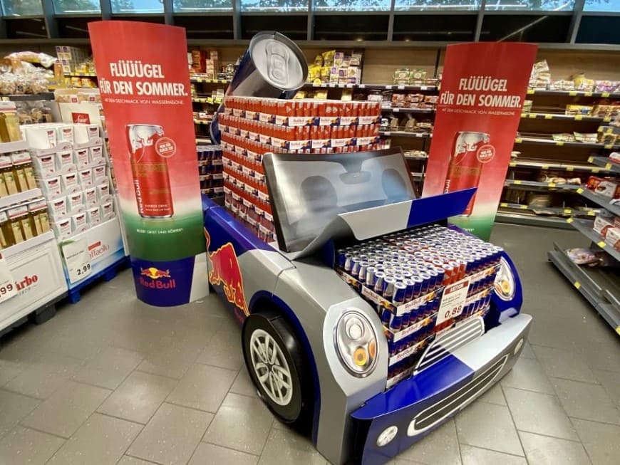 DS Smith_Red Bull_Flügel für den Sommer Cabrio Display.jpg