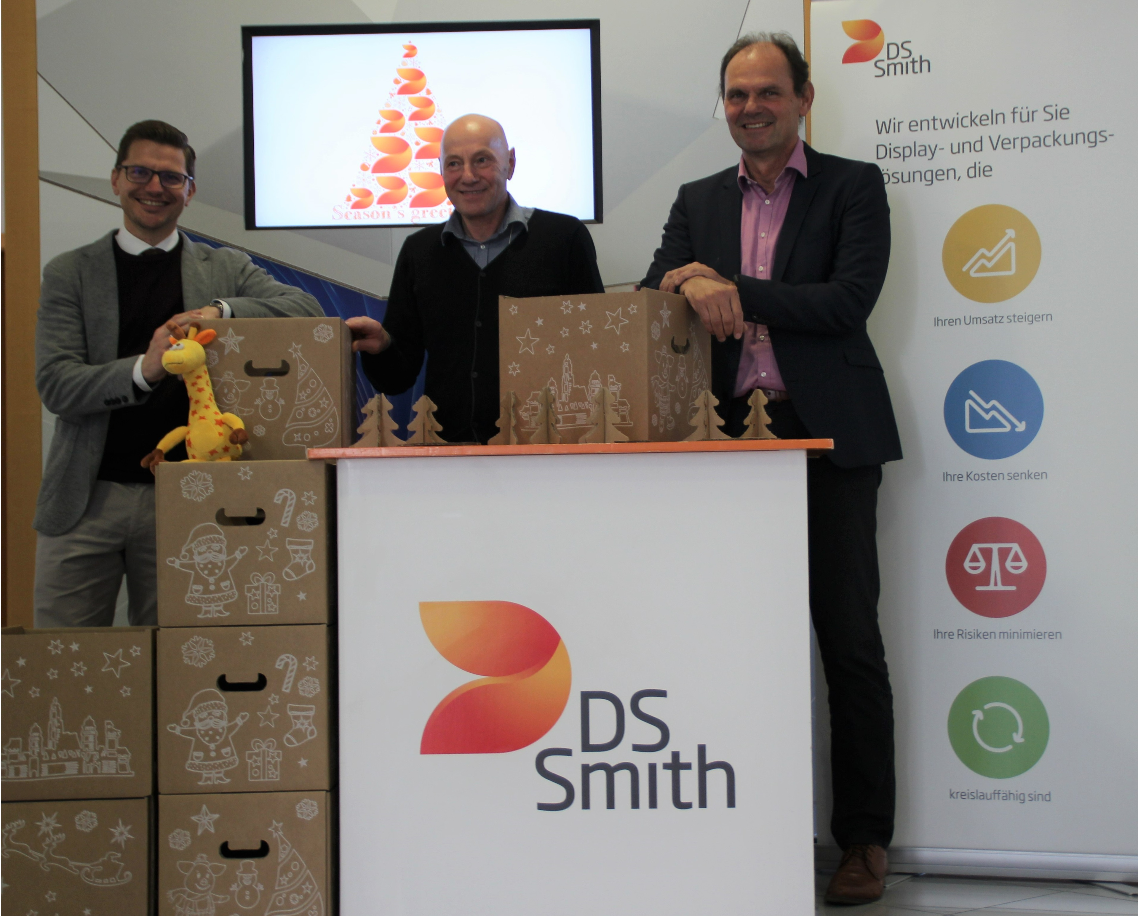 Übergabe Weihnachtsaktion Nördlingen_DS Smith mit OB David Wittner_social.jpg