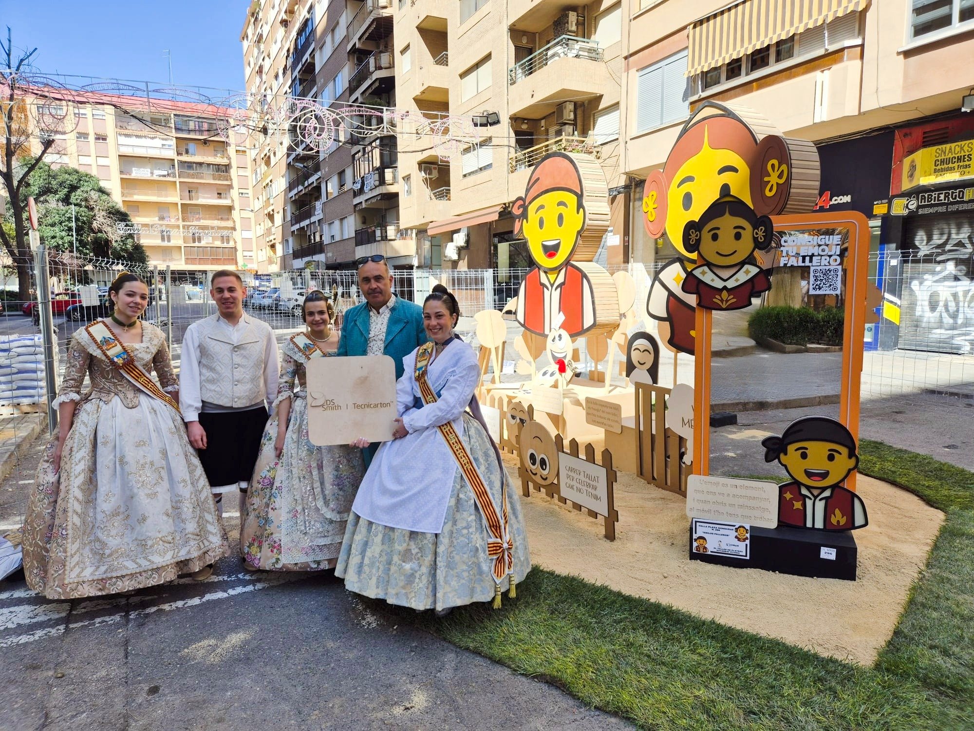 falla de valencia fabricada con materiales sostenibles donados por DS Smith Tecnicarton