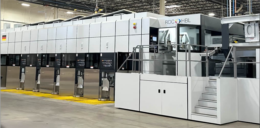 Stansemaskine i en fabrik