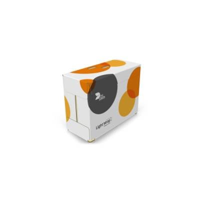 Witte kartonnen wrap-around verpakking met oranje bedrukking en DS Smith logo