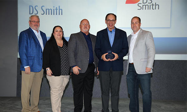 DS Smith New Castle Receives Yum! Star Award