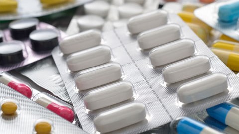 Verschiedene Medikamente in Blister eingepackt.