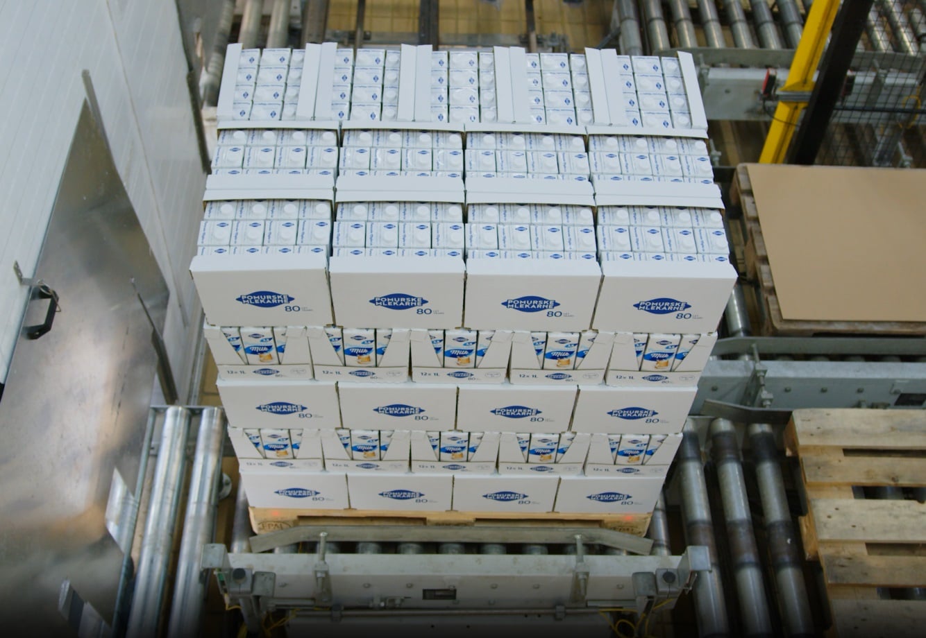 Pomurske Mlekarne improved shelf presentation with DS Smith Light Wrap, achieving greater pack stability and consistency.