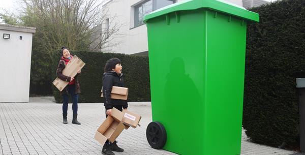Sempre più differenziata in casa: per 7 italiani su 10 i contenitori per la raccolta dei rifiuti sono troppo piccoli