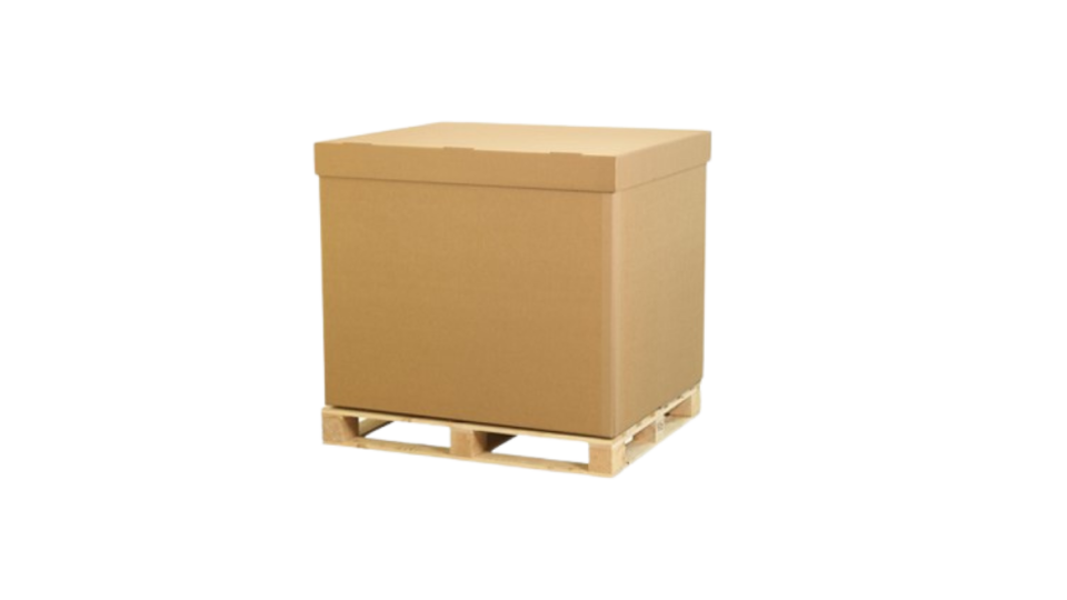 Große Wellpappbox mit Deckel auf einer Palette.