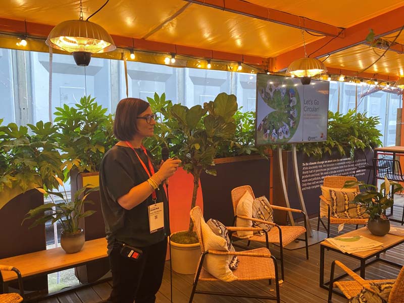 Robyn Macdonald, Innovation Specialist at DS Smith, launches Go Circular! lesson plan at COP26.