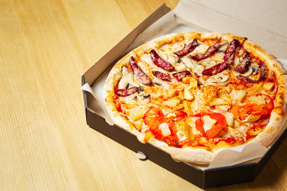 packaging pizza.jpg