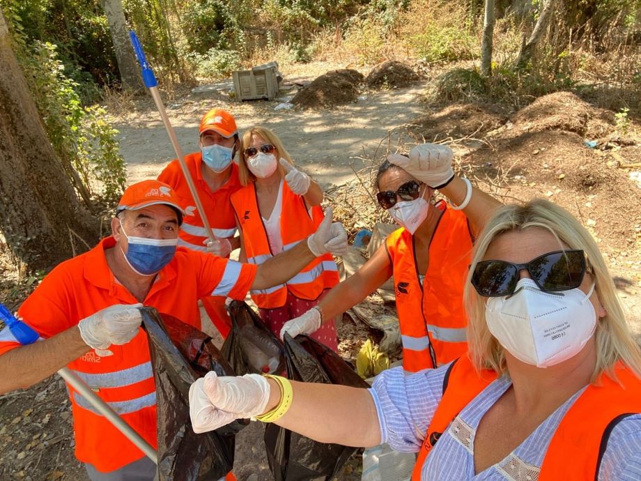 Spanish Litter Pick.jpg